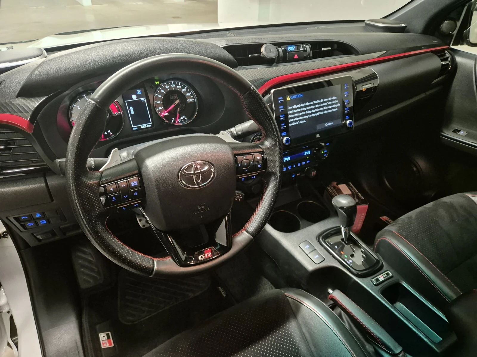 Toyota Hilux GR - изображение 10