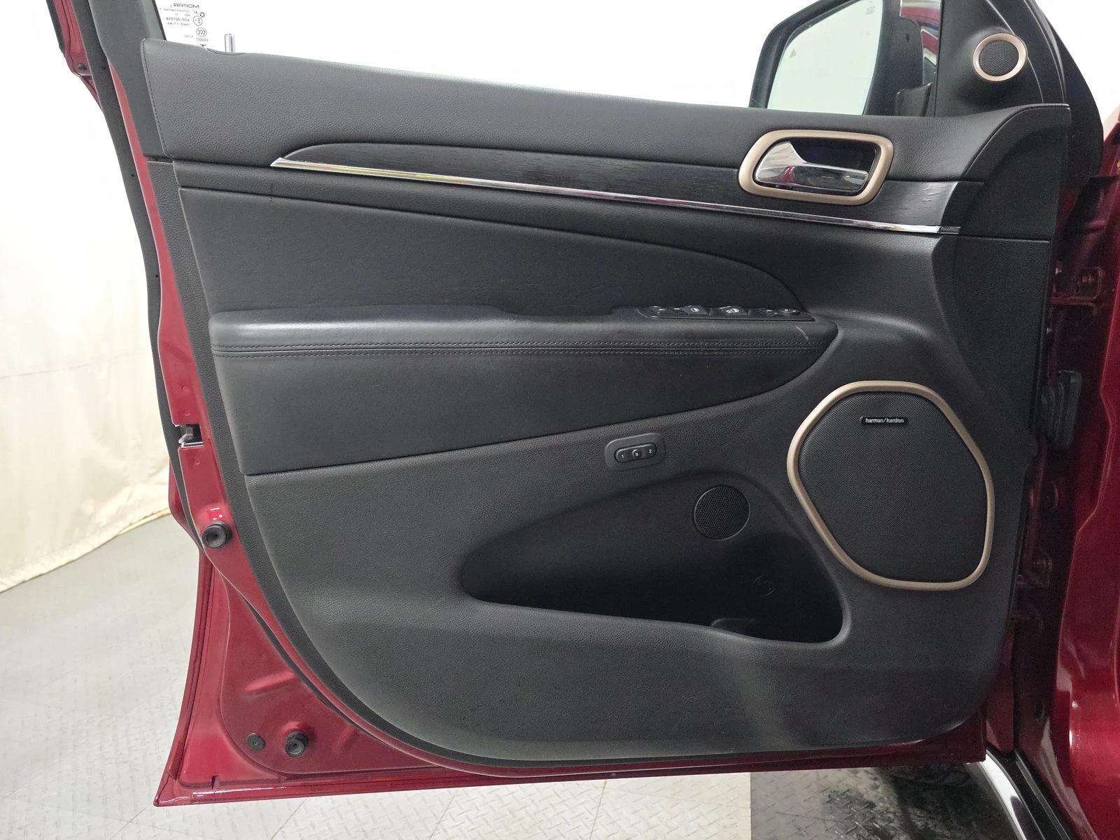 Jeep Grand cherokee Summit 5.7* Обдух* Harman/Kardon* Дистроник* Пано* - изображение 7