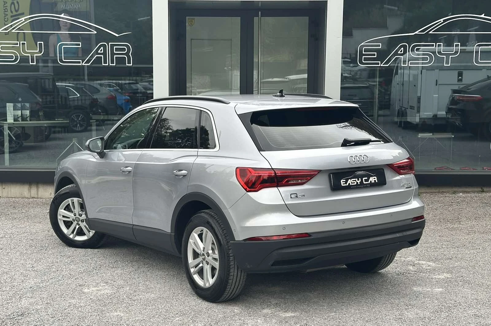 Audi Q3 40TDI /CAMERA/S LINE/  - изображение 4