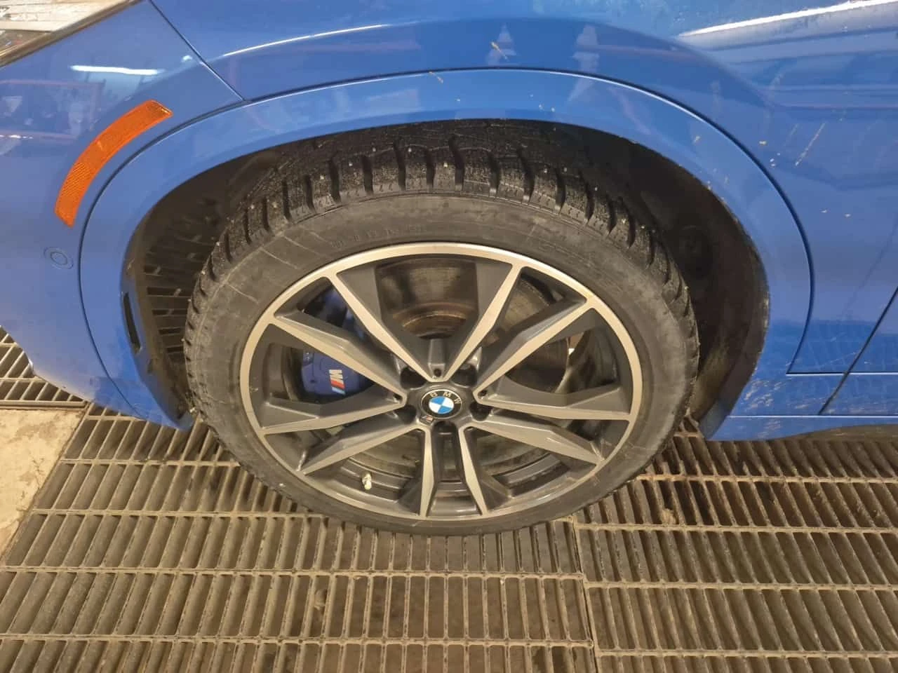 BMW X2 M35I| PANO| ЧЕРВЕН САЛОН| 2 КЛЮЧА| HEAD-UP, снимка 5 - Автомобили и джипове - 54218187