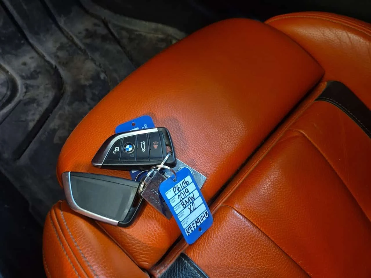 BMW X2 M35I| PANO| ЧЕРВЕН САЛОН| 2 КЛЮЧА| HEAD-UP, снимка 8 - Автомобили и джипове - 54218187