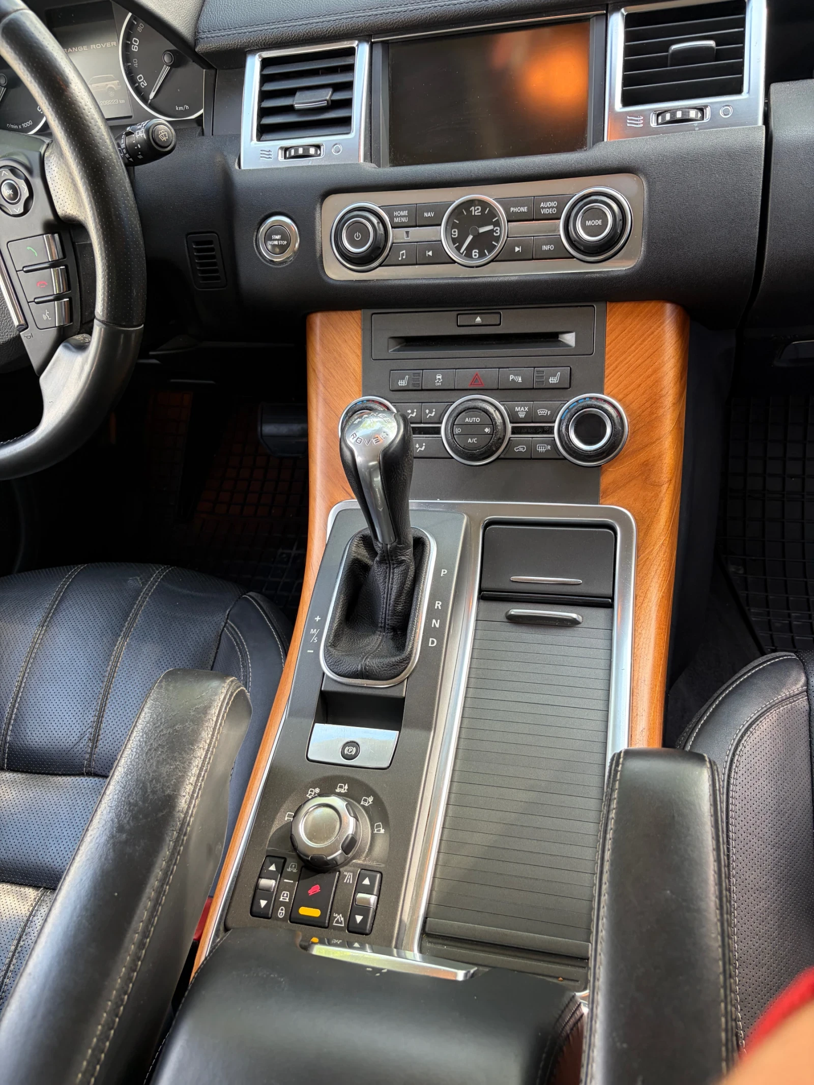 Land Rover Range Rover Sport, снимка 12 - Автомобили и джипове - 54525892