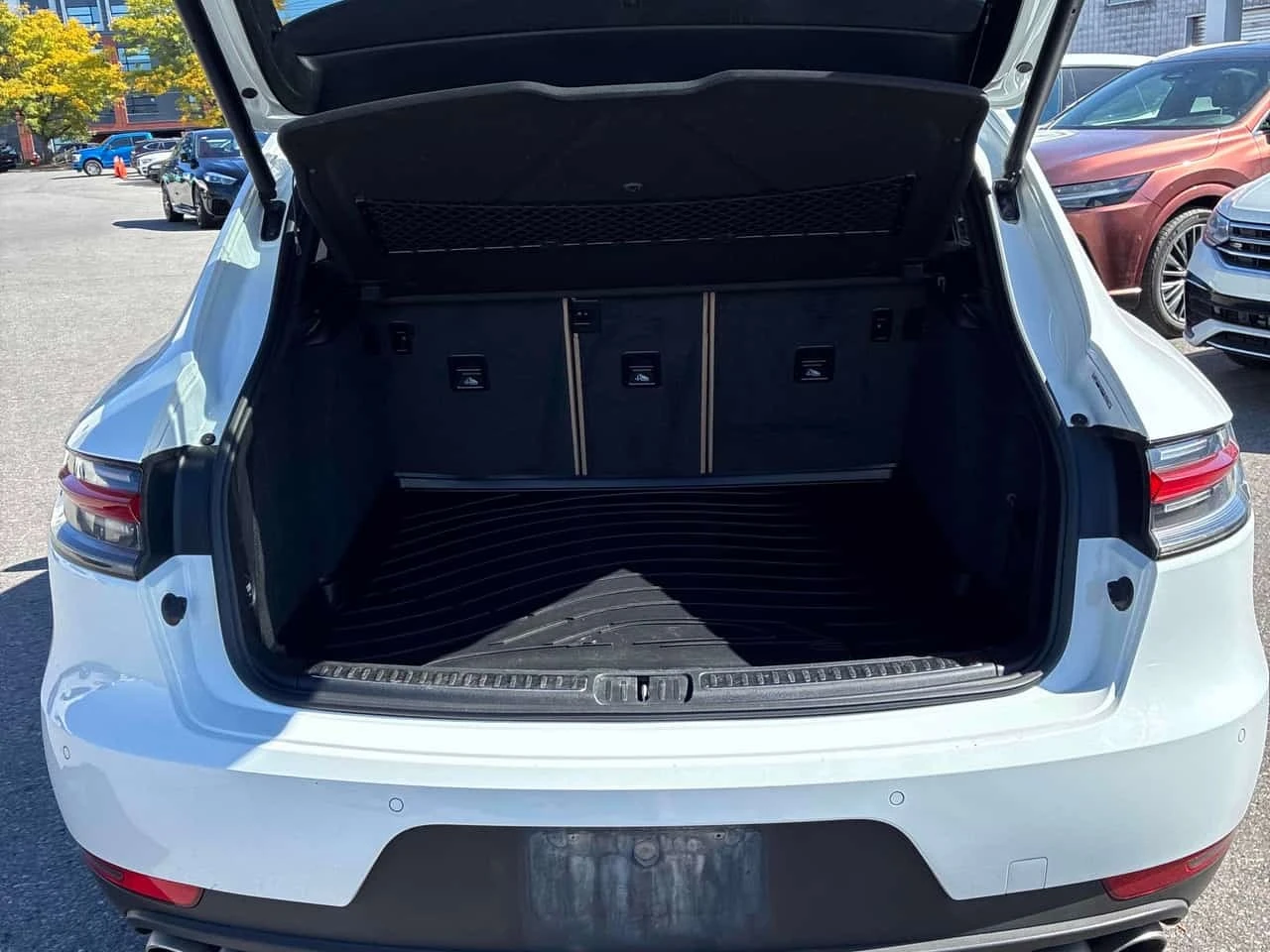 Porsche Macan * S * АВТОКРЕДИТ БЕЗ ПЪРВОНАЧАЛНА ВНОСКА, снимка 15 - Автомобили и джипове - 56224411