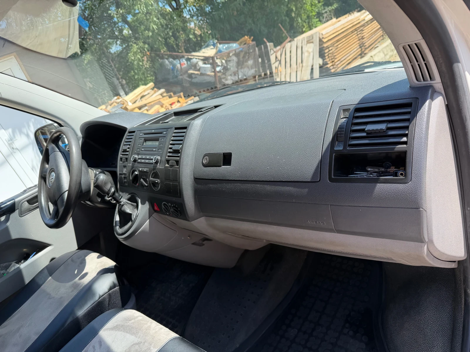 VW T5, снимка 9 - Бусове и автобуси - 55664573