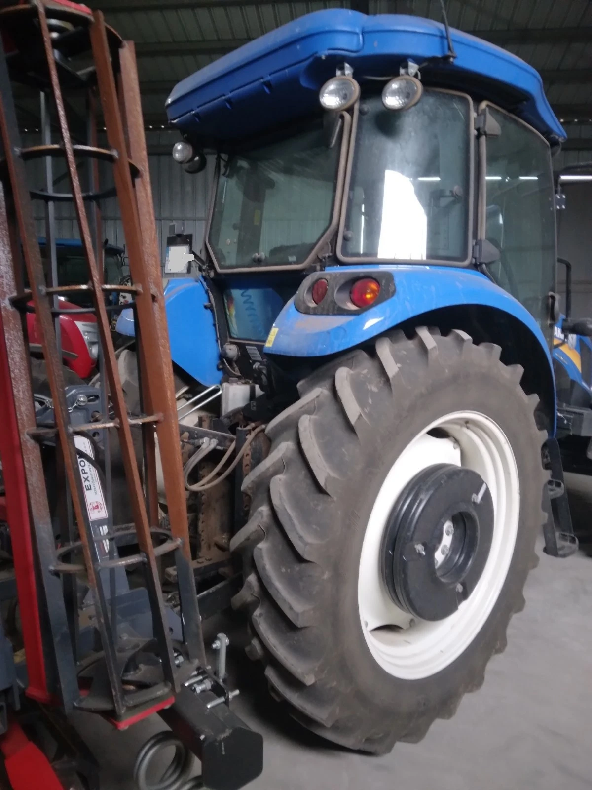 Трактор New Holland TD100D - изображение 4