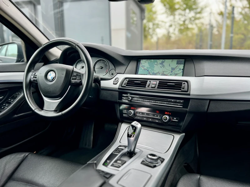 BMW 530 * SPORT* NAVI* КАМЕРА* TOP СЪСТОЯНИЕ* , снимка 8 - Автомобили и джипове - 47525446