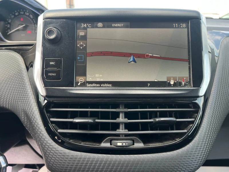 Peugeot 2008 Allure, нави, кожа, 6 скорости, снимка 15 - Автомобили и джипове - 51281808