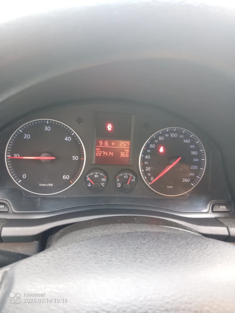 VW Golf 1.9tdi, снимка 8 - Автомобили и джипове - 53113649