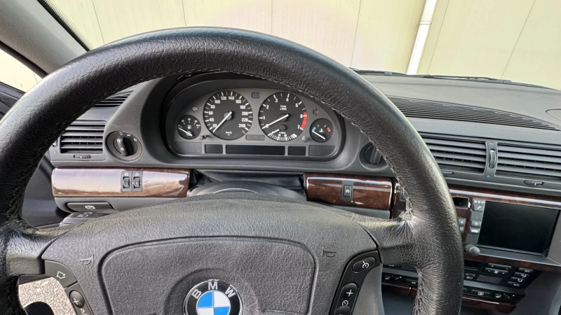 BMW 740 4.4, снимка 9 - Автомобили и джипове - 53577945
