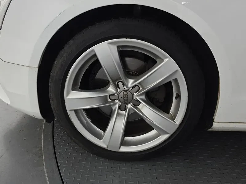Audi A5 2.0 TDI Quattro - САМО 30% АВАНС, снимка 9 - Автомобили и джипове - 56003351