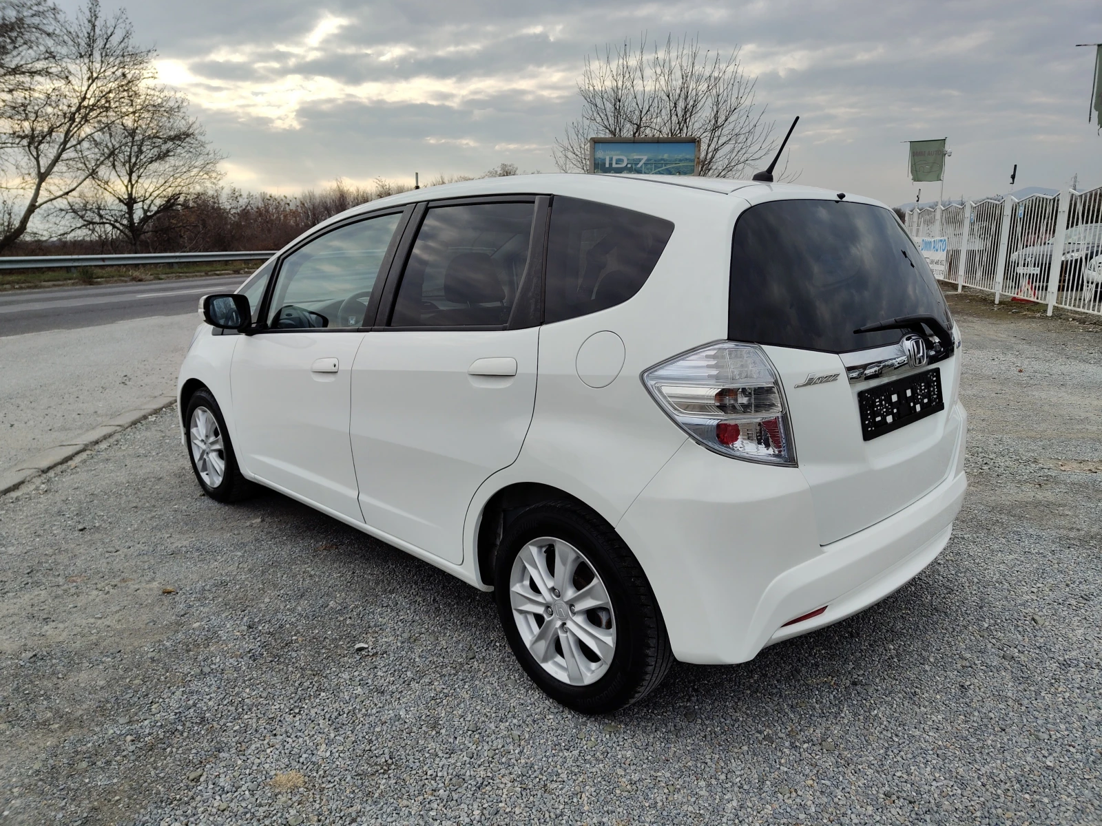 Honda Jazz  1.4 Hibrid EURO 5b Panorama  - изображение 3