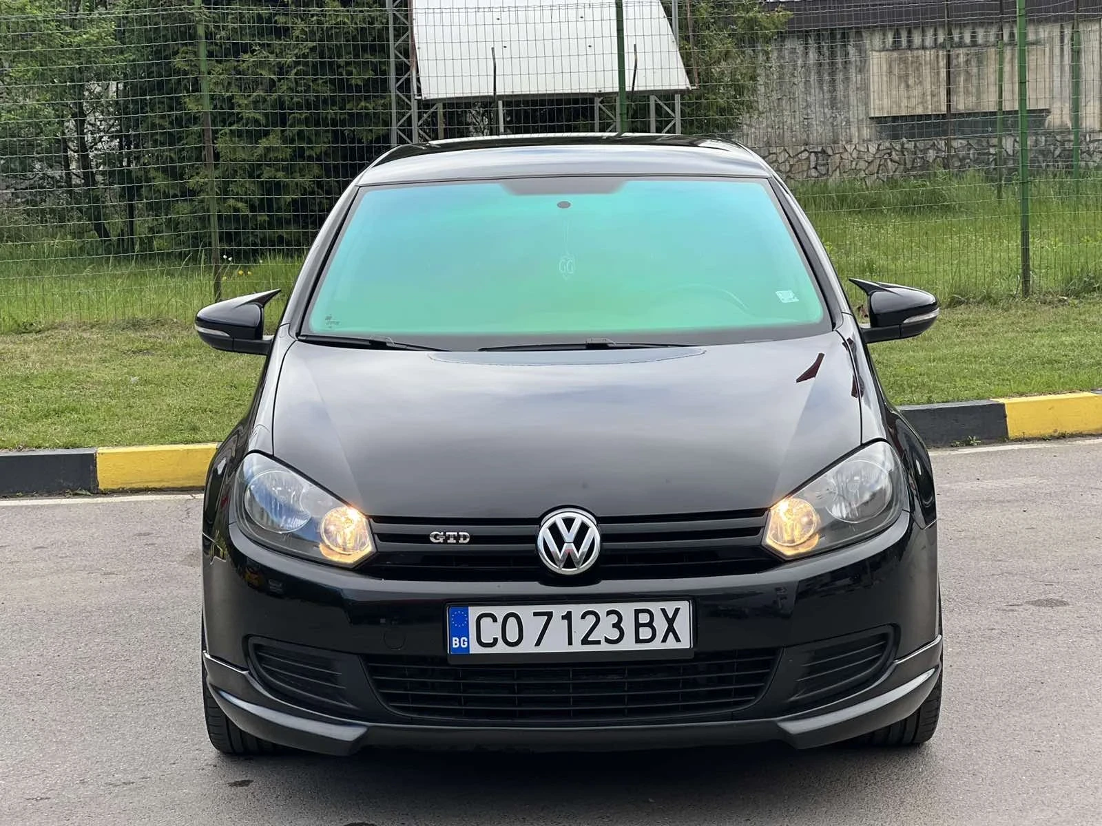 VW Golf 1.6TDI Навигация* Климатик* Камера - изображение 3