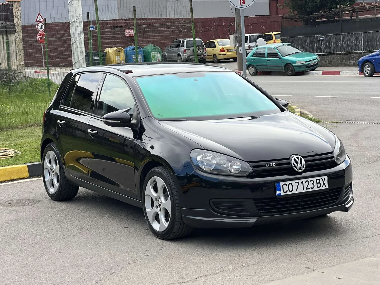 VW Golf 1.6TDI Навигация* Климатик* Камера - изображение 5