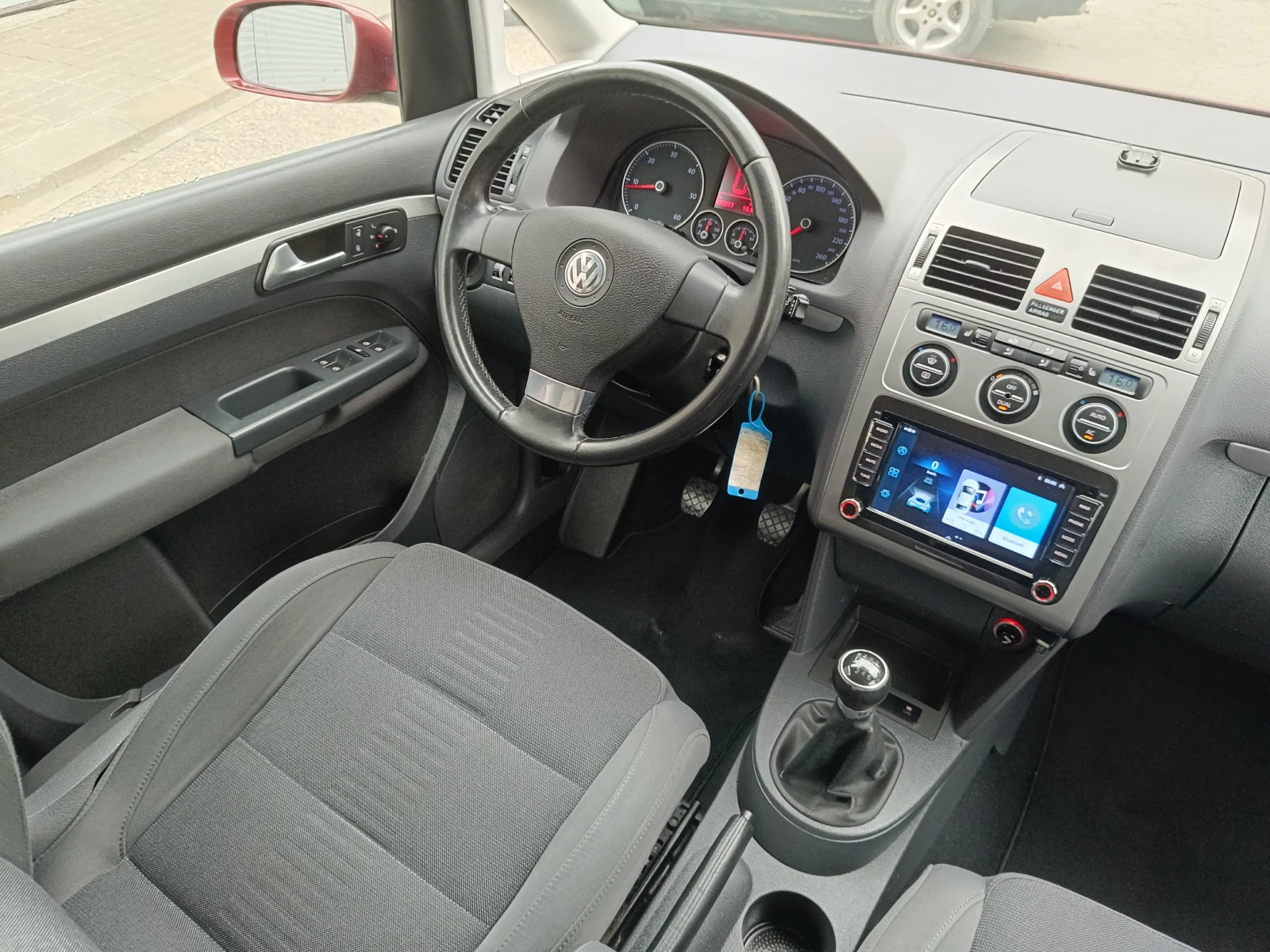 VW Touran 2.0TDI 170к.с. 6+ 1 - изображение 7