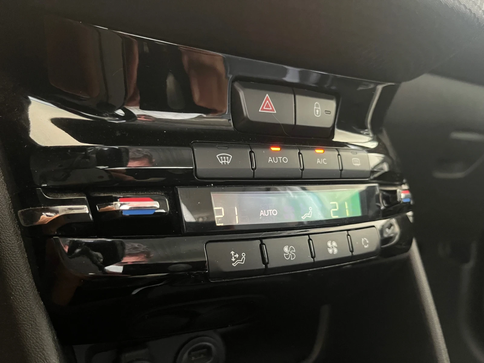 Peugeot 2008 Allure, нави, кожа, 6 скорости | Mobile.bg — изображение 11