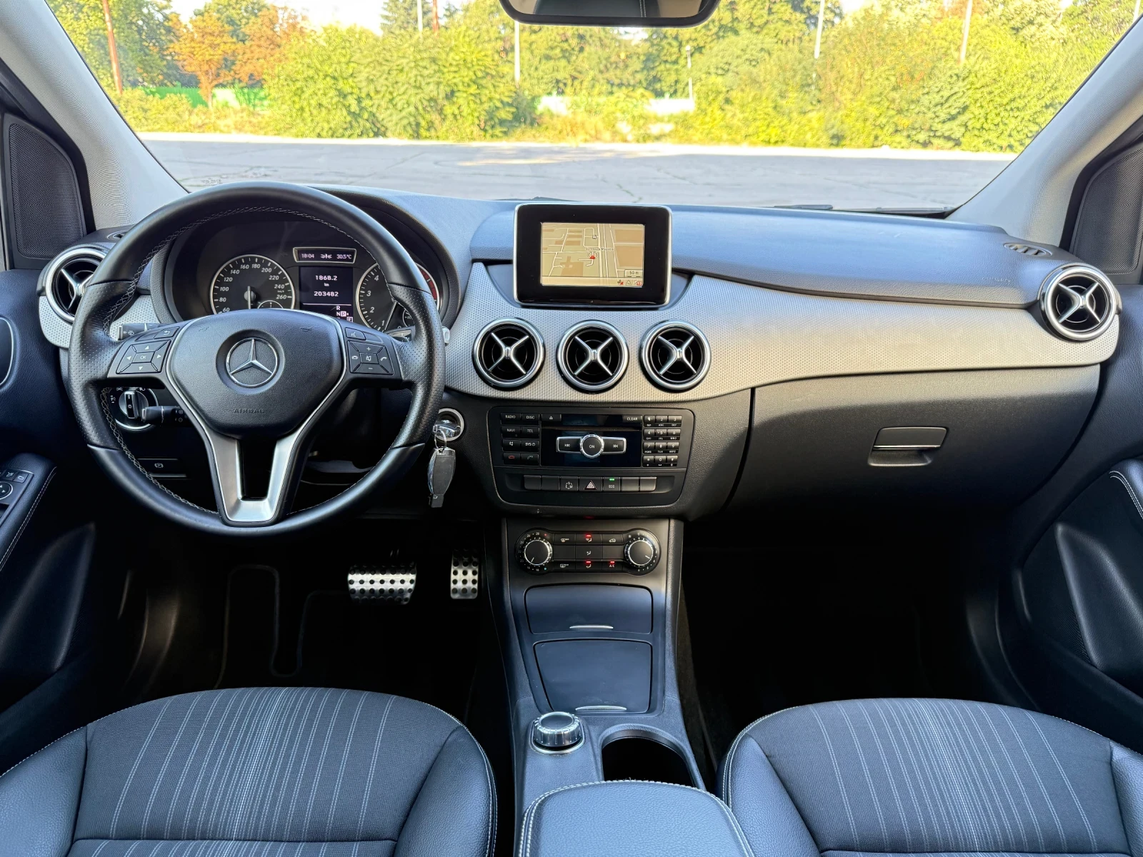Mercedes-Benz B 200 i / AUTOMATIC - изображение 8