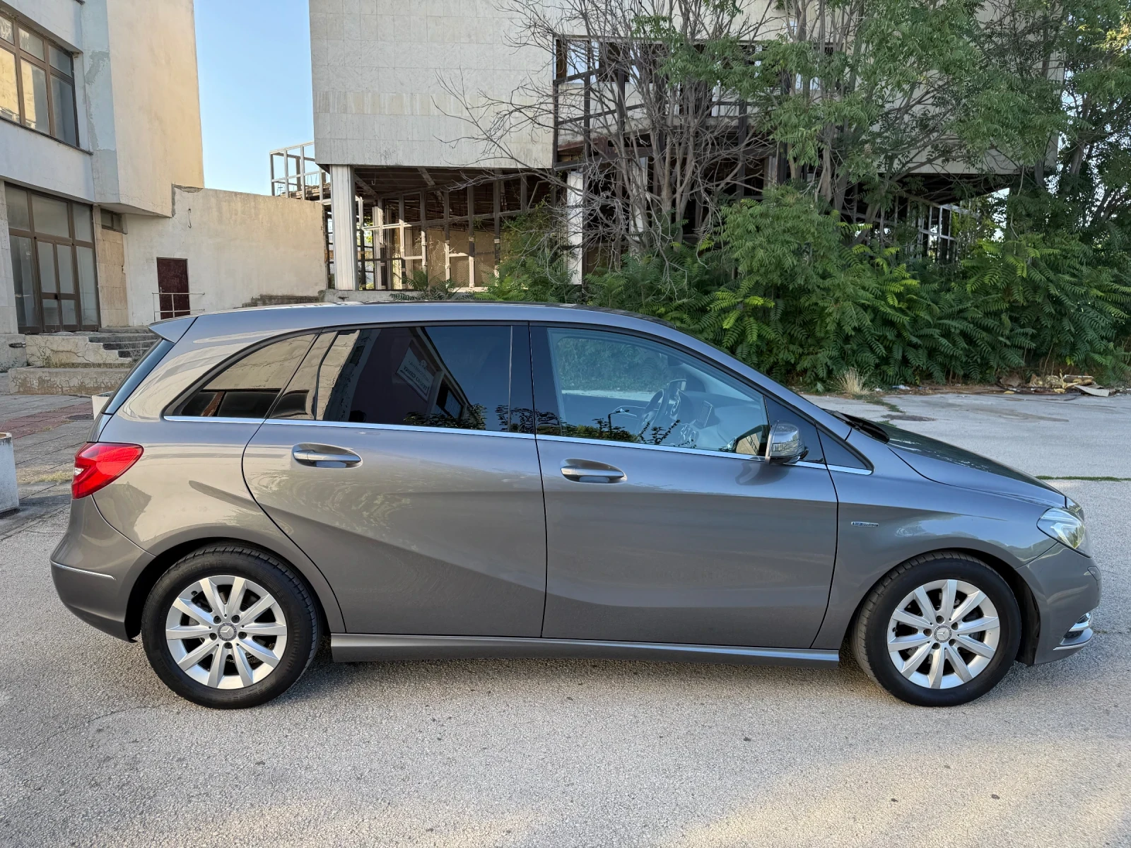 Mercedes-Benz B 200 i / AUTOMATIC - изображение 3