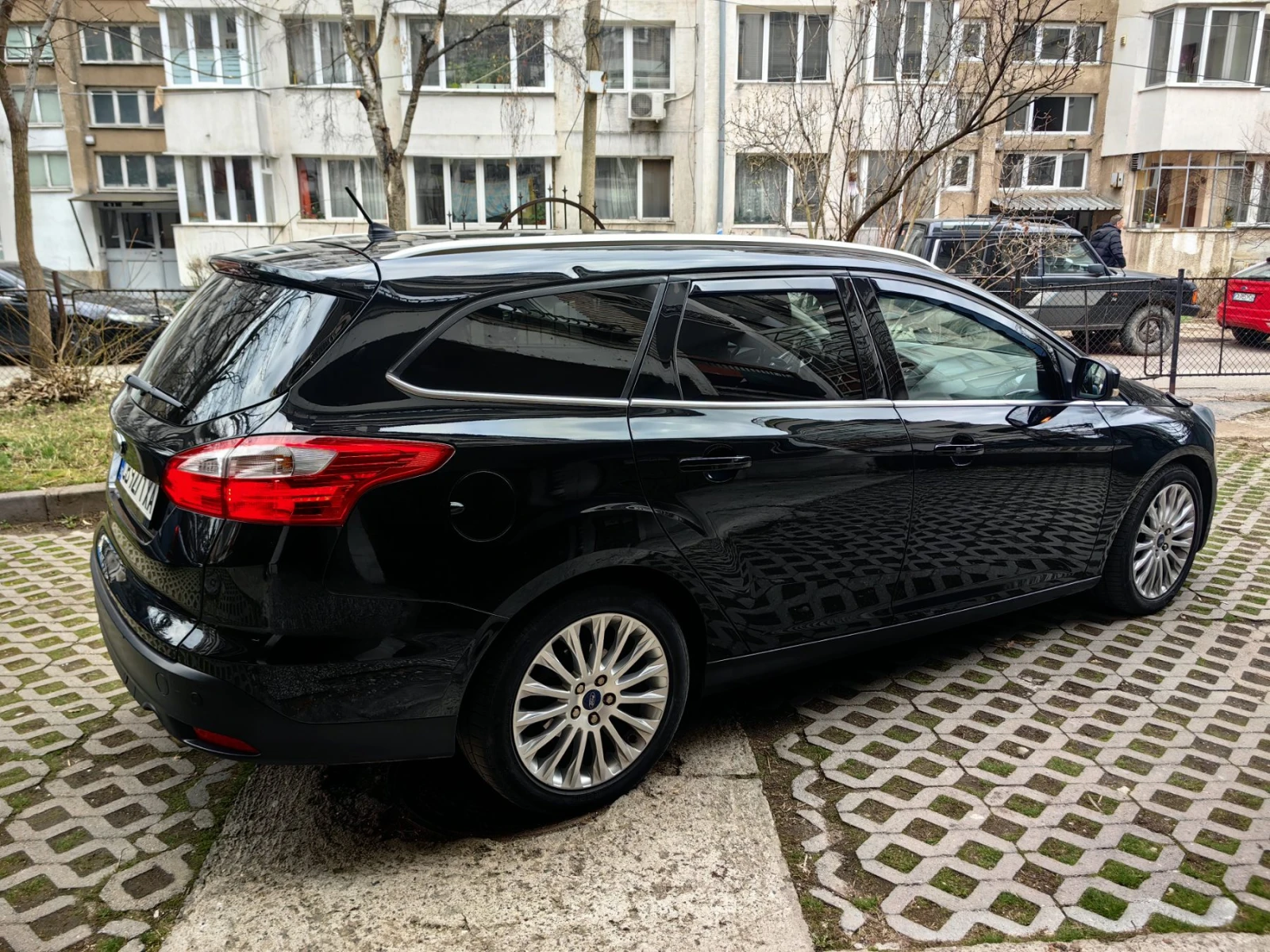 Ford Focus 1.6 SCTi Titanium - изображение 3