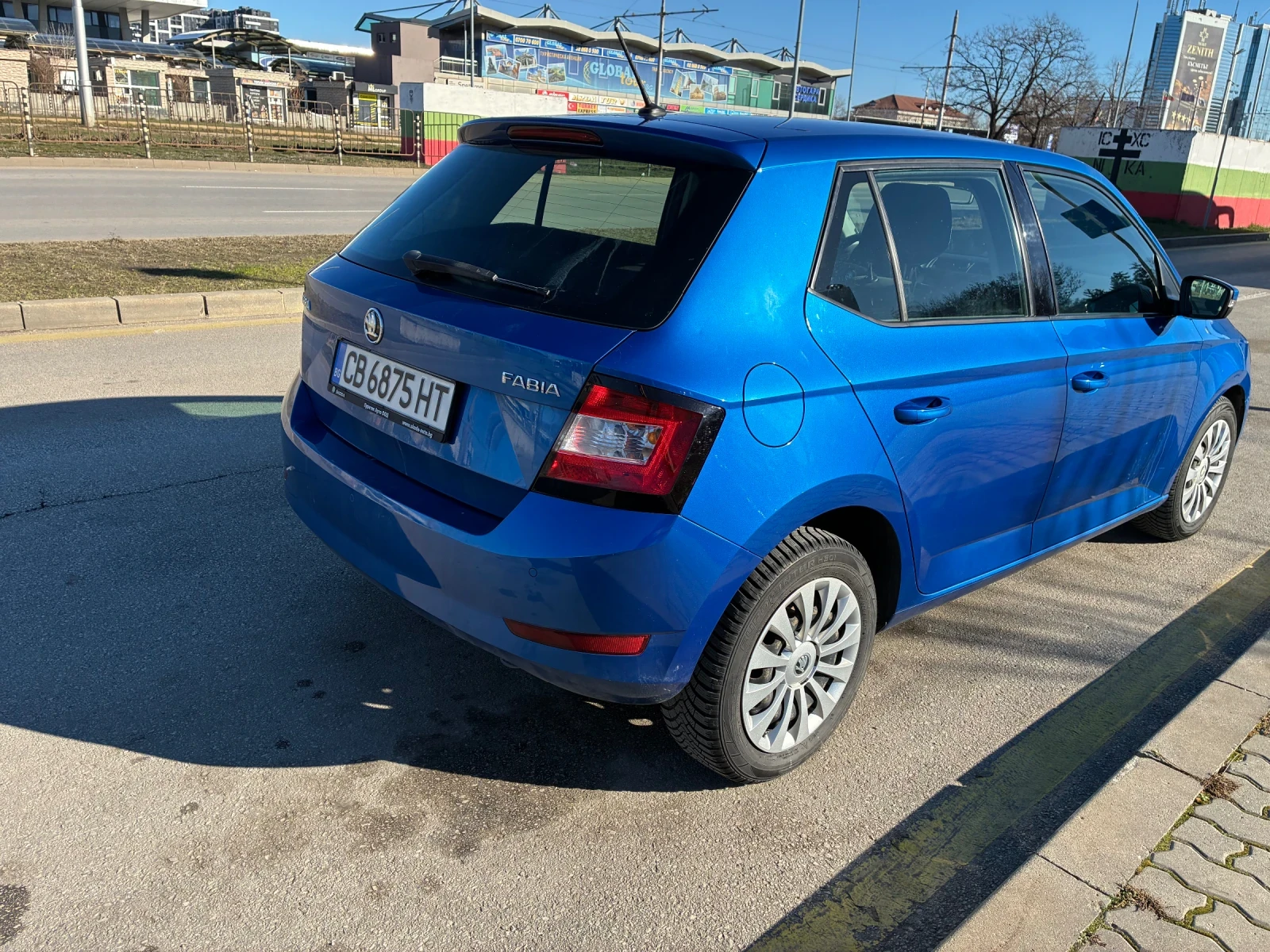 Skoda Fabia 1.0 MPI - изображение 3