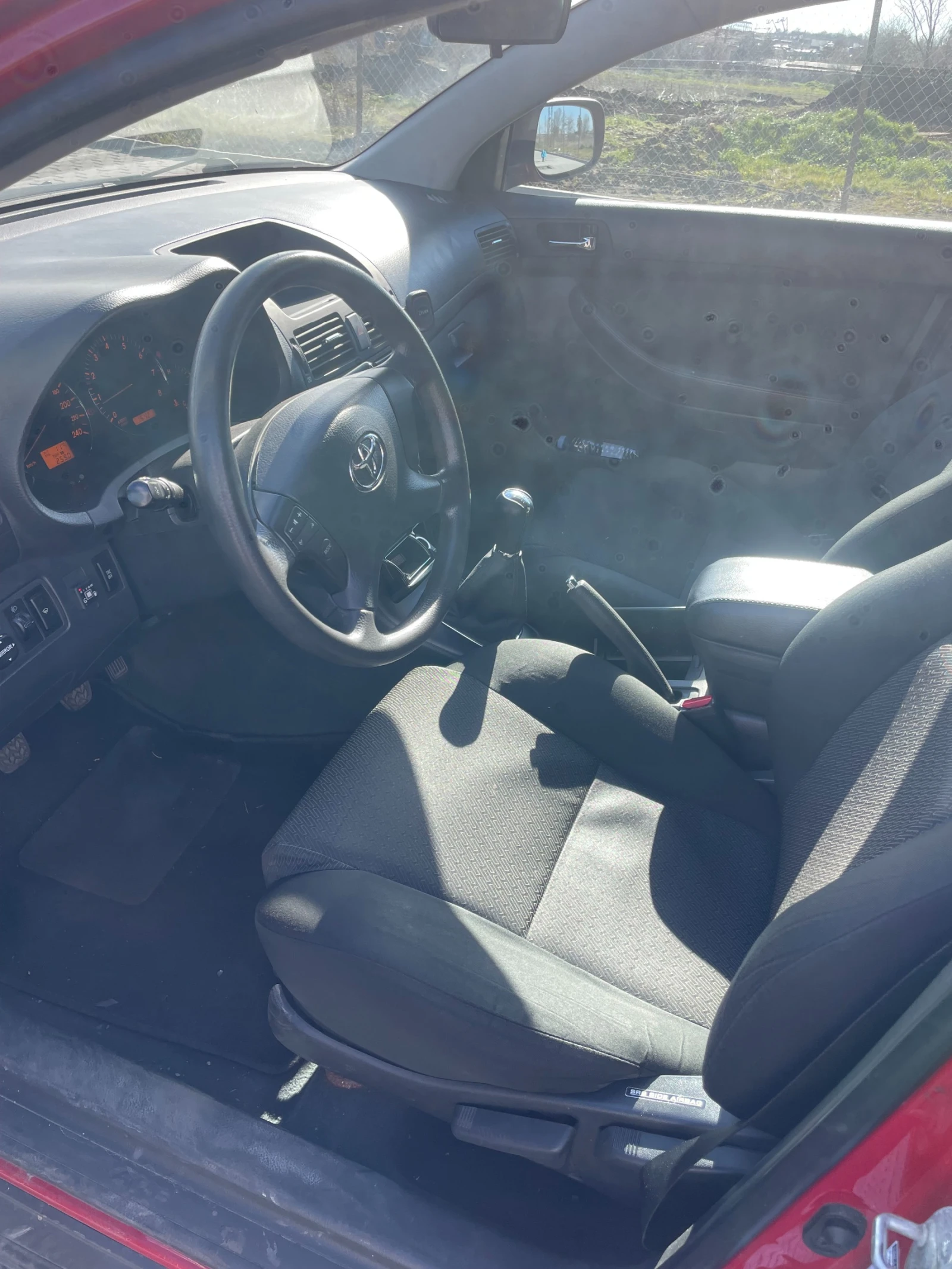 Toyota Avensis 1.8/LPG, снимка 7 - Автомобили и джипове - 53913179