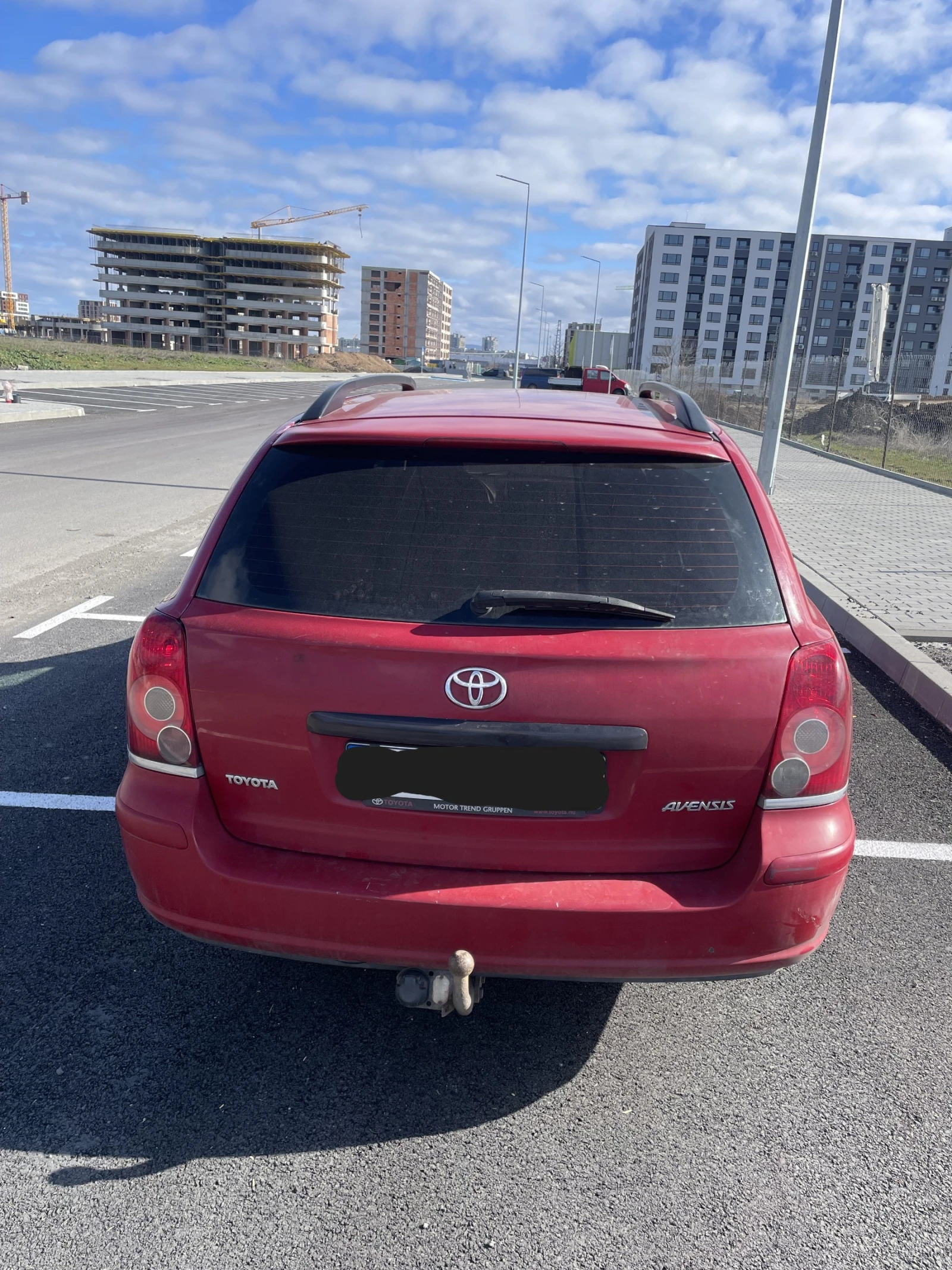 Toyota Avensis 1.8/LPG, снимка 4 - Автомобили и джипове - 53913179