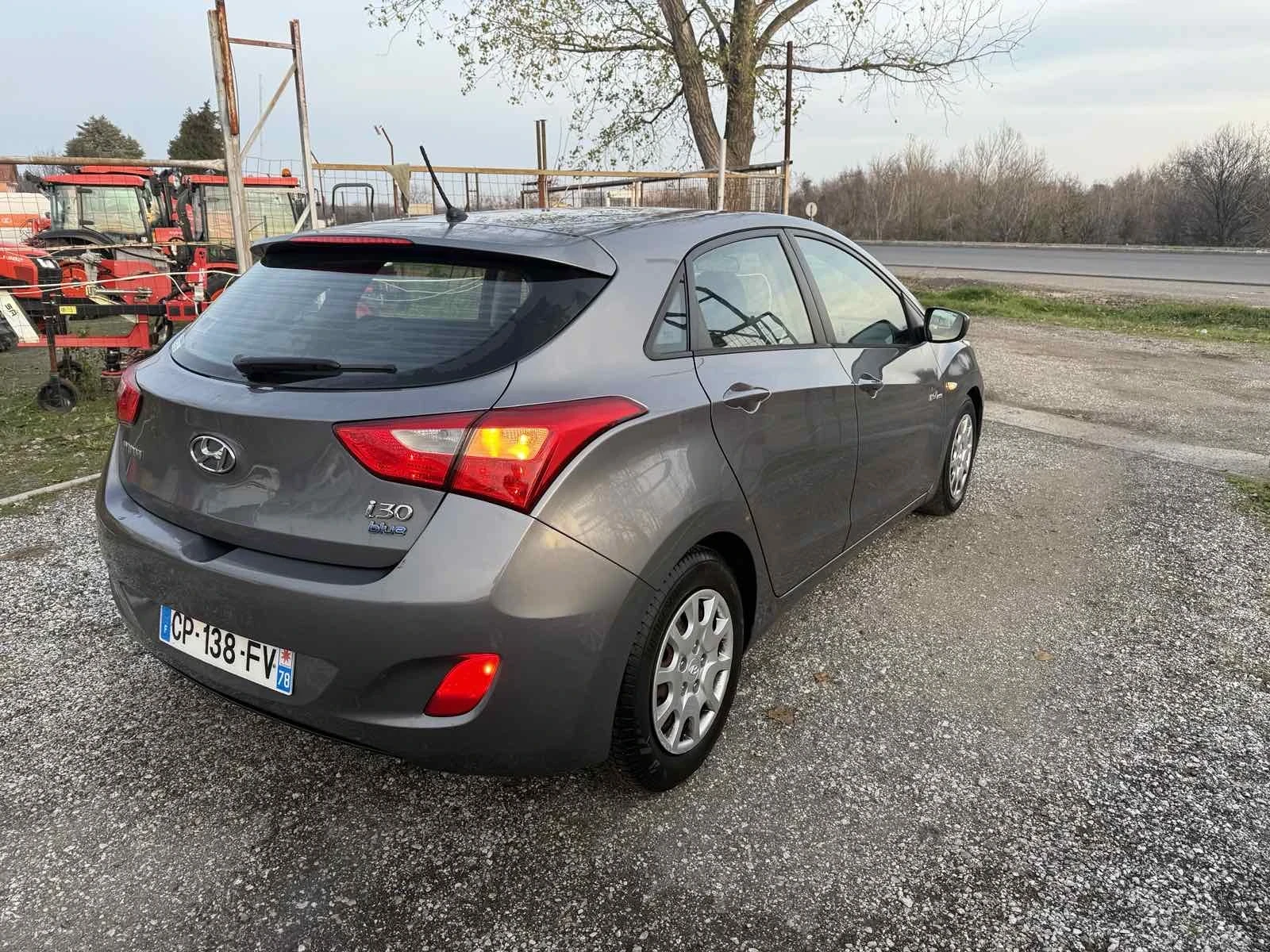 Hyundai I30 1.6 CRDI 110KC, снимка 7 - Автомобили и джипове - 54039658