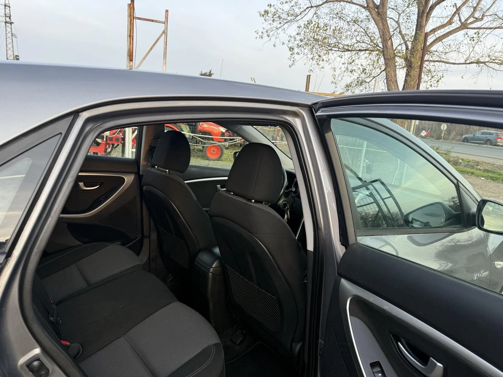 Hyundai I30 1.6 CRDI 110KC, снимка 13 - Автомобили и джипове - 54039658