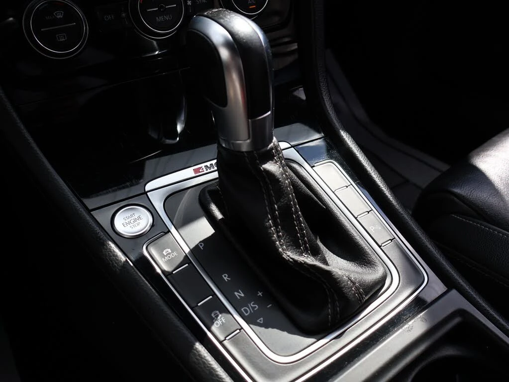 VW Golf R Perf. 4motion * Tuning * АвтоКредит* (ЦЕНА ДО БГ, снимка 15 - Автомобили и джипове - 54152479