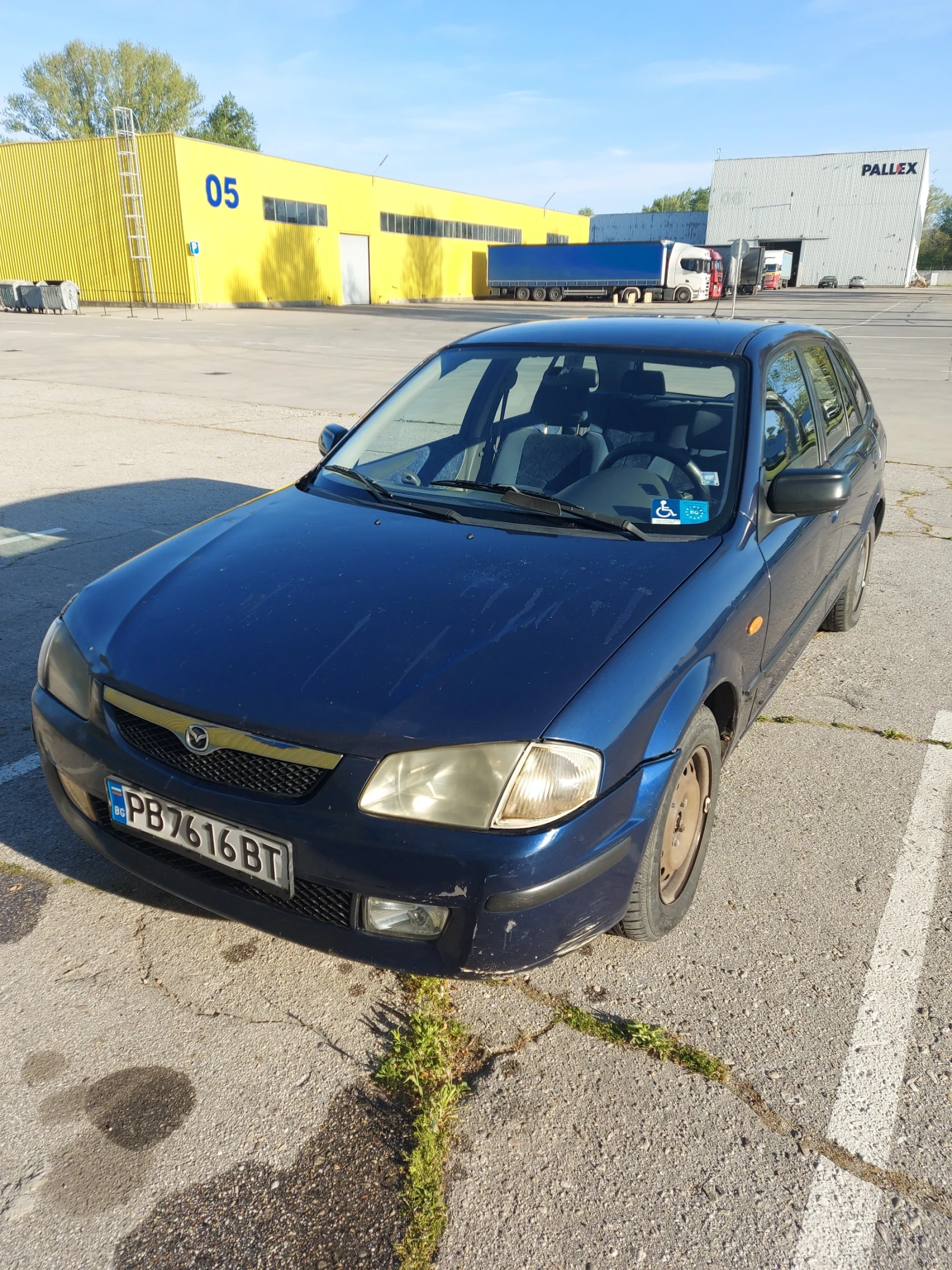 Mazda 323, снимка 10 - Автомобили и джипове - 54326927