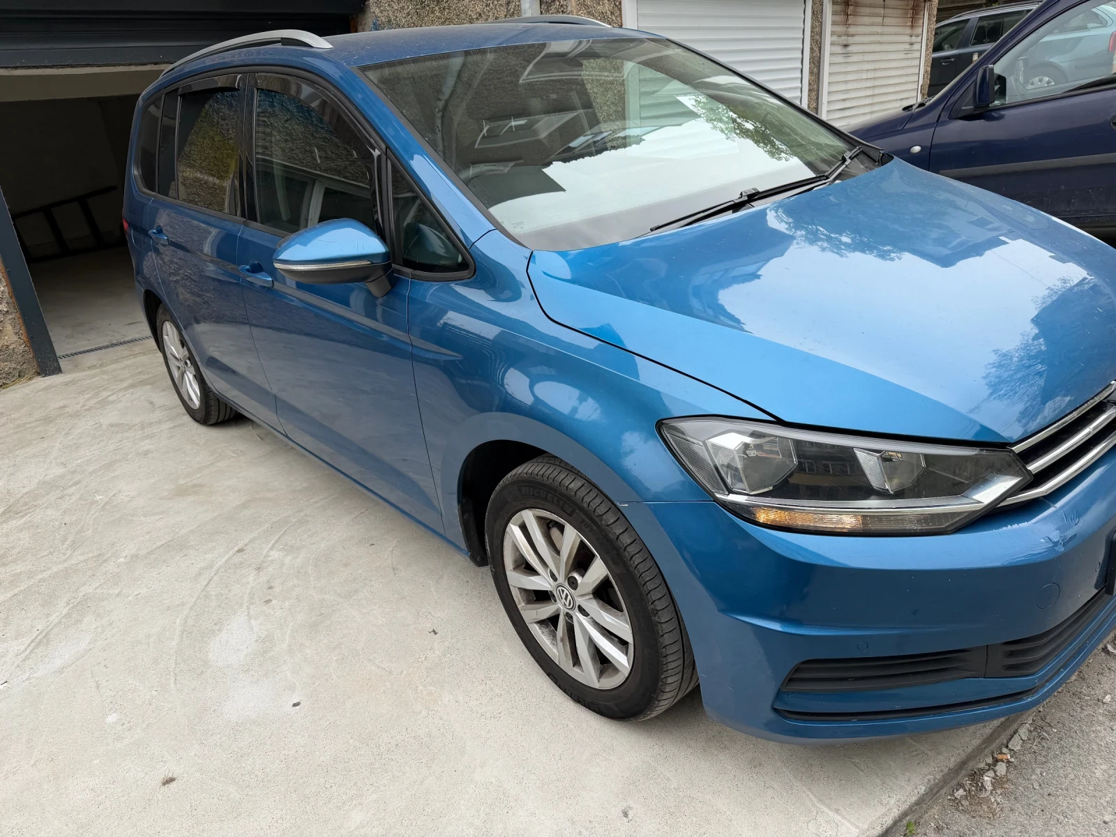 VW Touran, снимка 4 - Автомобили и джипове - 54356315