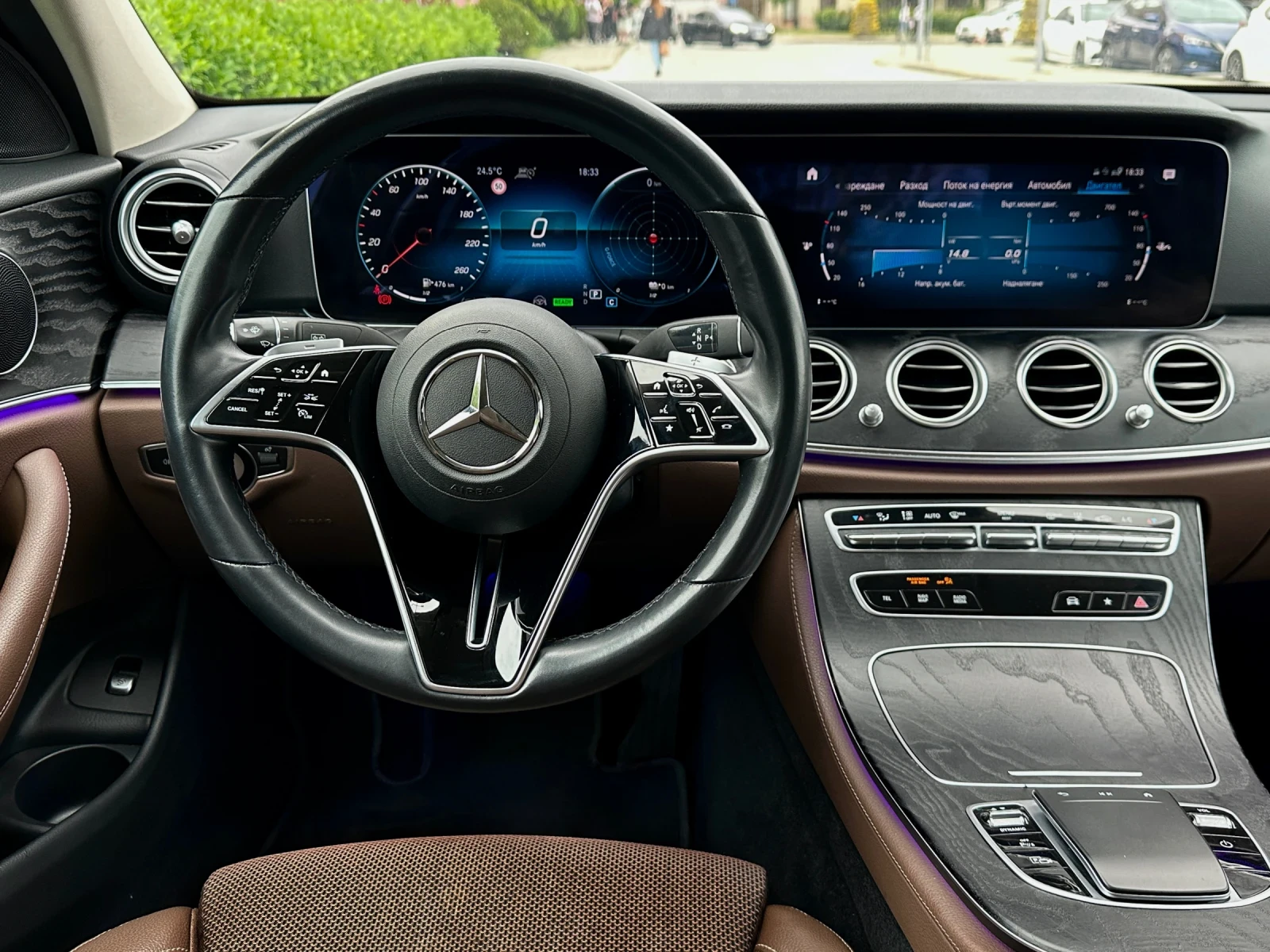 Mercedes-Benz E 300 de 4MATIC AMG LINE / PLUGIN / DISTRONIC / 360 CAM, снимка 6 - Автомобили и джипове - 54479963