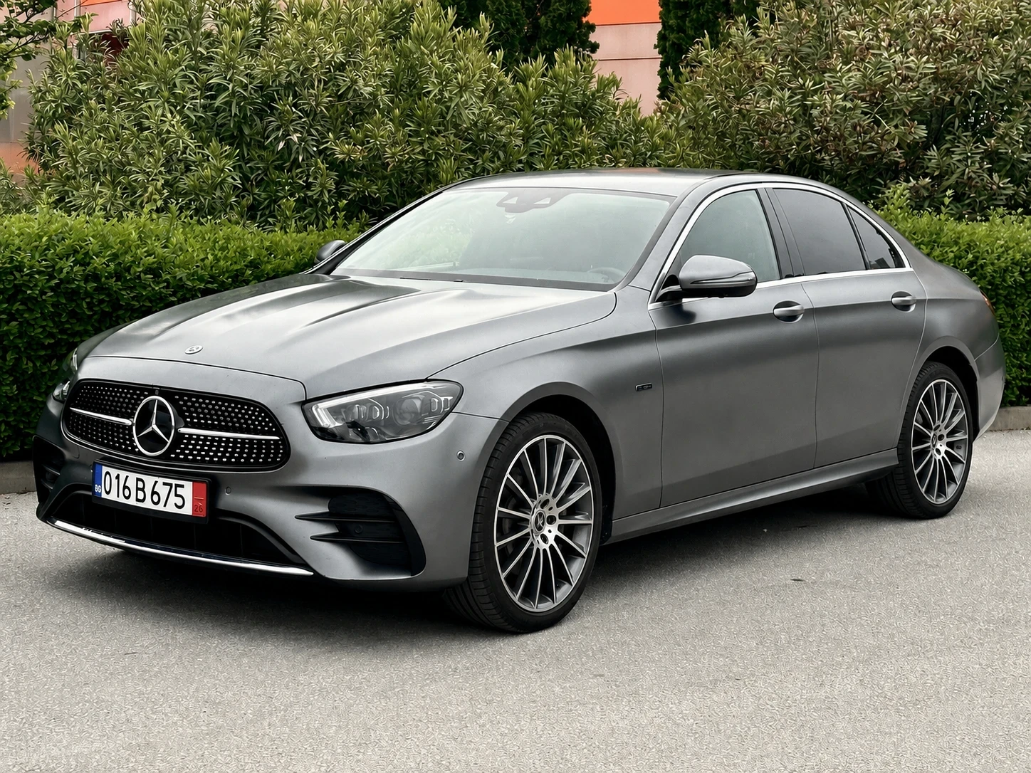 Mercedes-Benz E 300 de 4MATIC AMG LINE / PLUGIN / DISTRONIC / 360 CAM