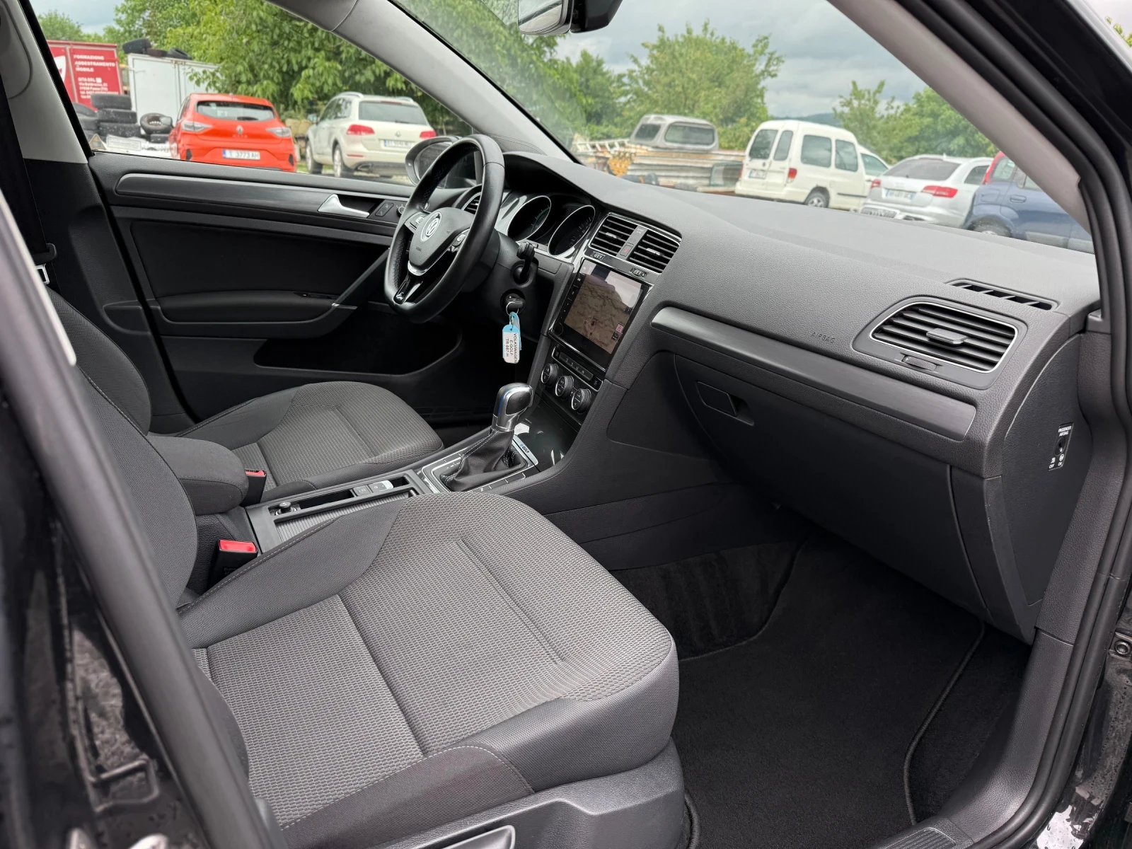 VW Golf 36kWh Термопомпа Гаранция , снимка 11 - Автомобили и джипове - 54666508