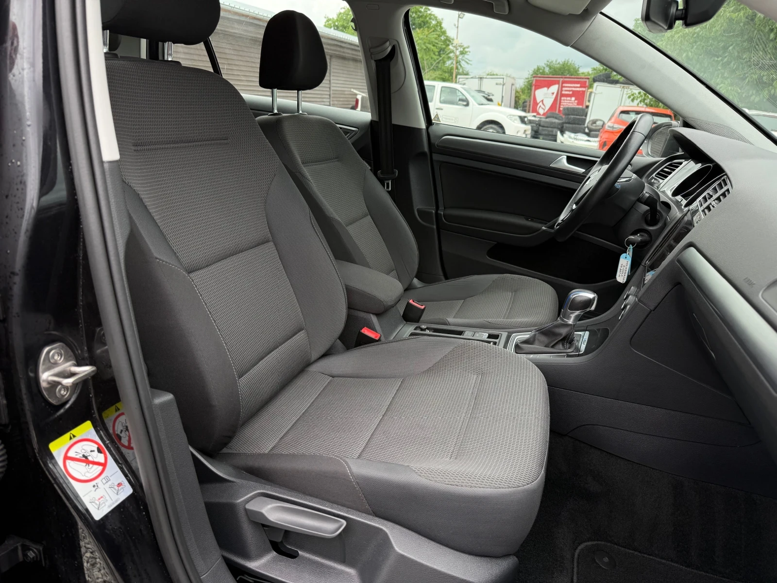 VW Golf 36kWh Термопомпа Гаранция , снимка 12 - Автомобили и джипове - 54666508