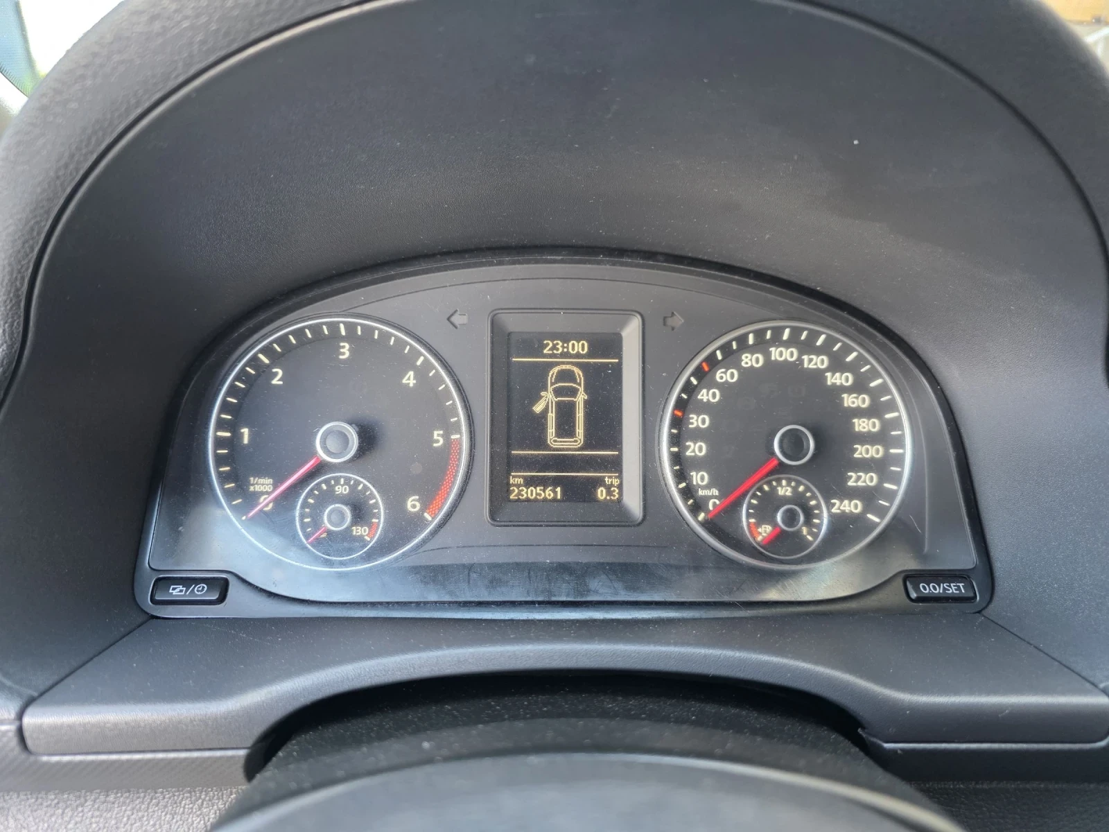 VW Caddy 1.6TDI, снимка 8 - Автомобили и джипове - 54715249