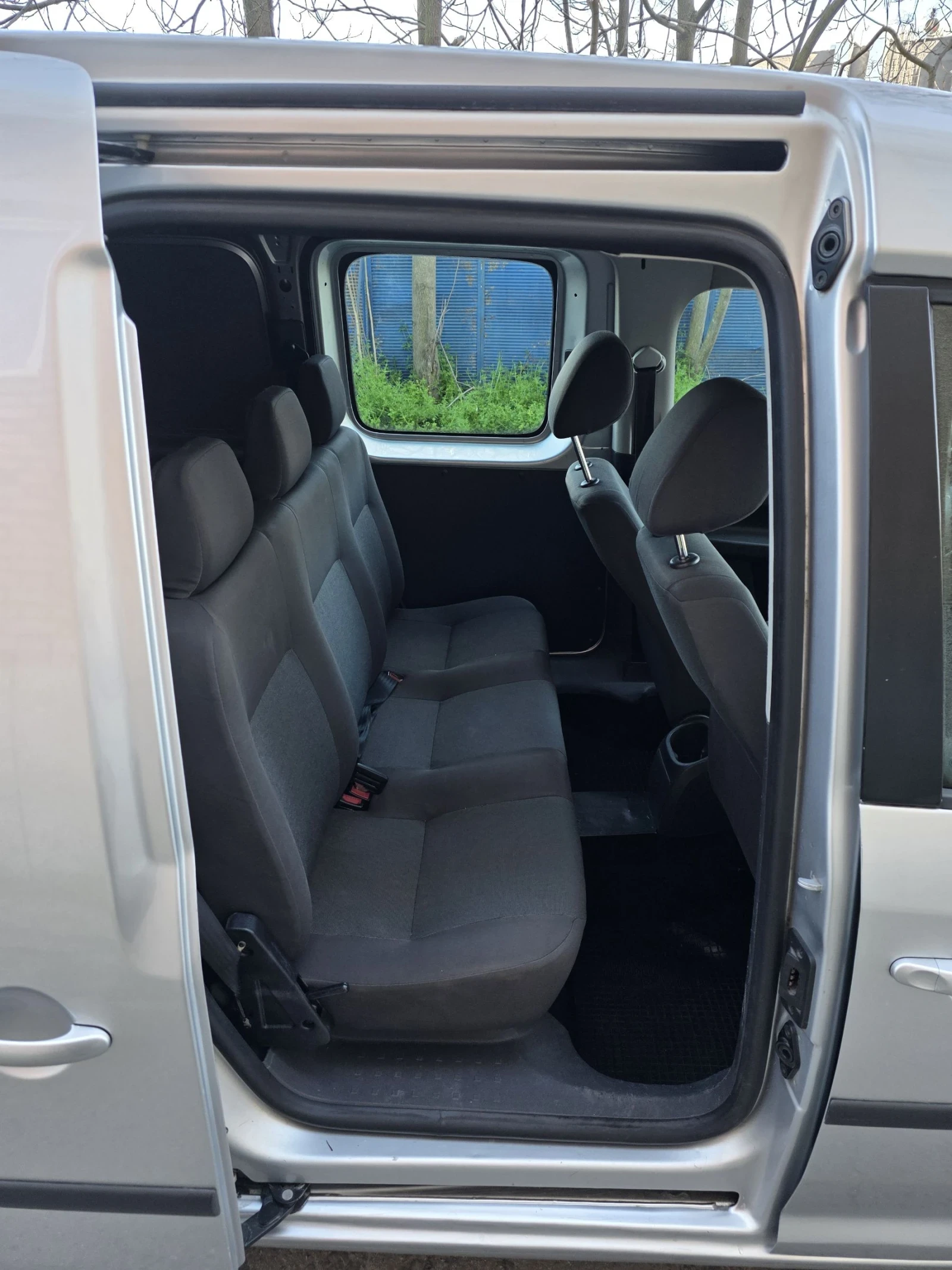 VW Caddy 1.6TDI, снимка 11 - Автомобили и джипове - 54715249