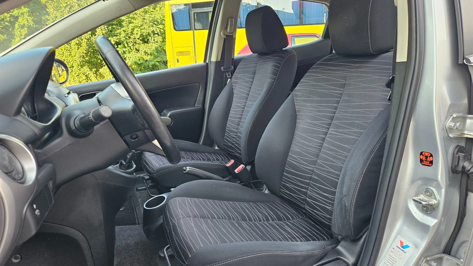 Mazda 2 1.4 Hdi KLIMA/TOP SUSTOQNIE, снимка 12 - Автомобили и джипове - 55438638