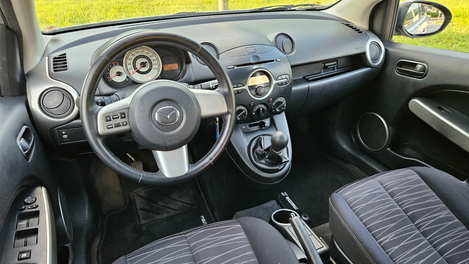Mazda 2 1.4 Hdi KLIMA/TOP SUSTOQNIE, снимка 10 - Автомобили и джипове - 55438638