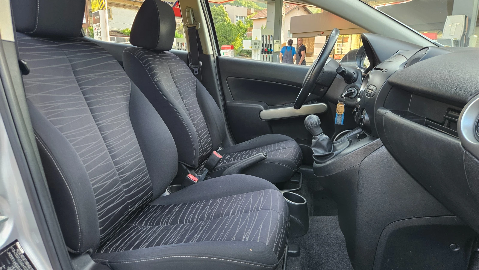 Mazda 2 1.4 Hdi KLIMA/TOP SUSTOQNIE, снимка 13 - Автомобили и джипове - 55438638