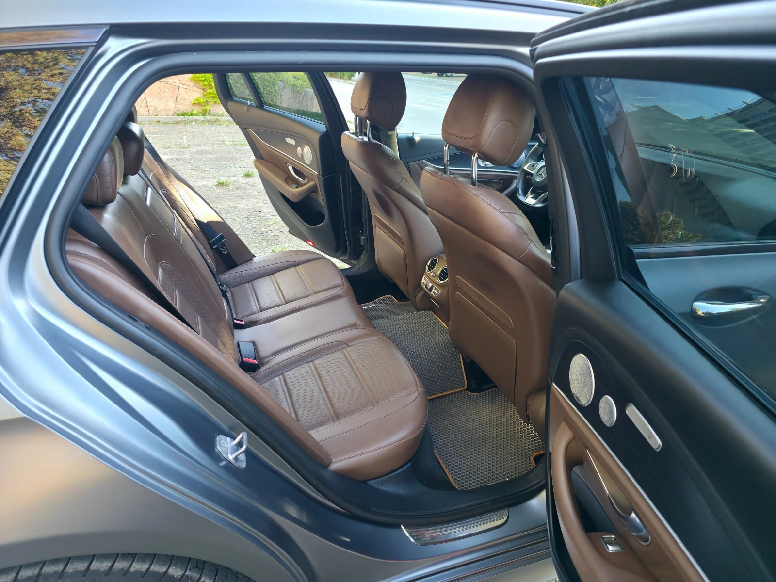 Mercedes-Benz E 43 AMG, снимка 16 - Автомобили и джипове - 56425675