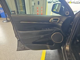 Jeep Grand cherokee SUMMIT* 8ZF* DIGITAL* DISTRO* PANO* ОБДУХ* HARMAN* - 22800 лв. - 40193079 13