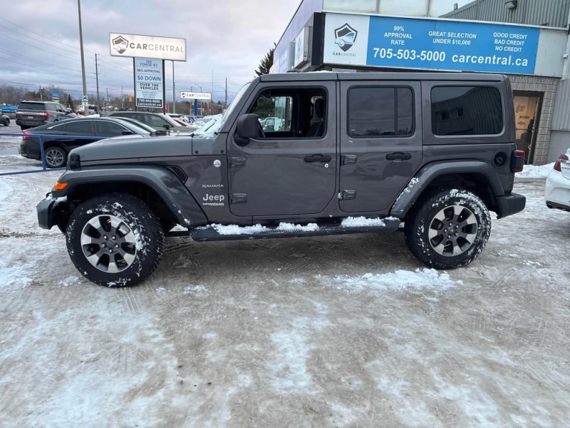 Jeep Wrangler 2018 Sahara * CARFAX * БЕЗ ПЪРВОНАЧАЛНА ВНОСКА, снимка 3 - Автомобили и джипове - 52831593