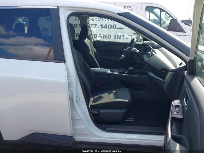 Nissan Rogue 1.5l Sv Fwd, снимка 5 - Автомобили и джипове - 53453783