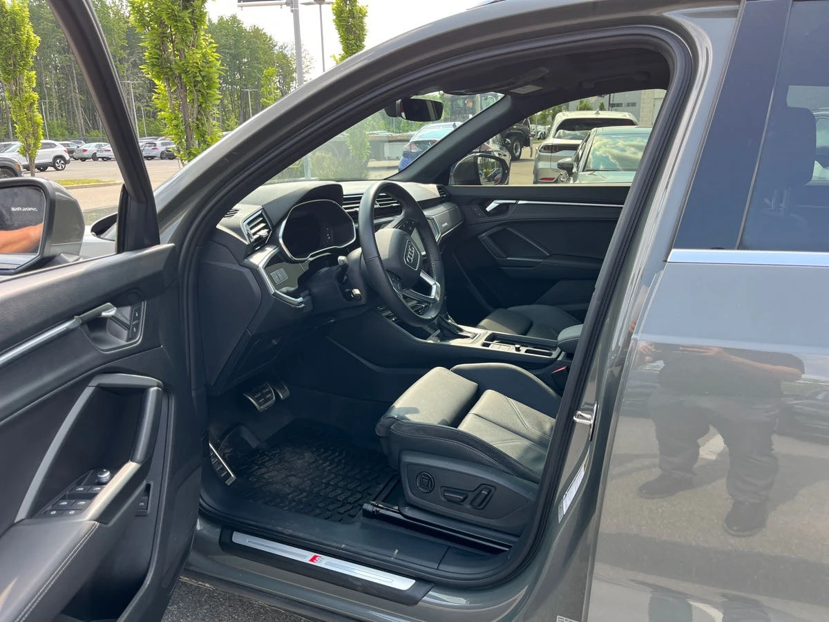 Audi Q3 Progressiv 45 TFSI quattro * * CARFAX * * АВТО КРЕ - изображение 8