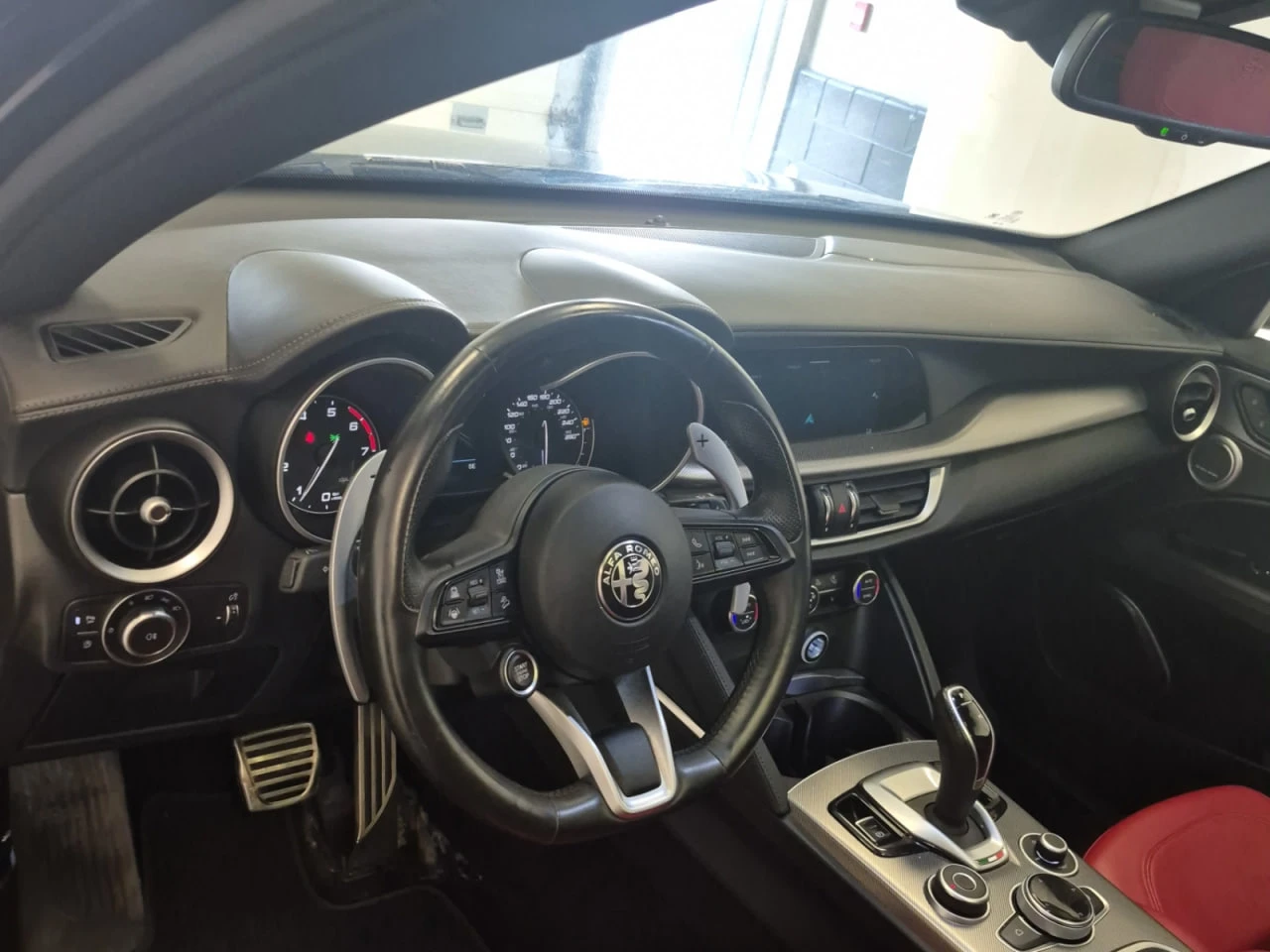 Alfa Romeo Stelvio Veloce* CARFAX* АВТОФИНАНС* БЕЗ ПЪРВОНАЧАЛНА ВНОСК - изображение 9