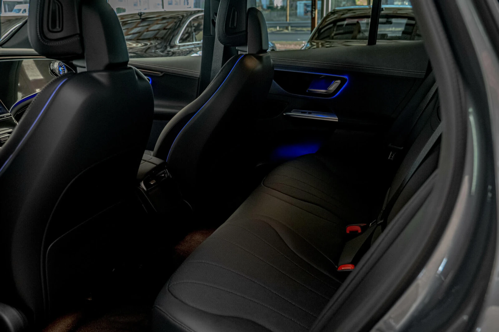 Mercedes-Benz EQE 300/Ambient/Virtual/Подгрев/Камера/PRE-SAFE - изображение 9