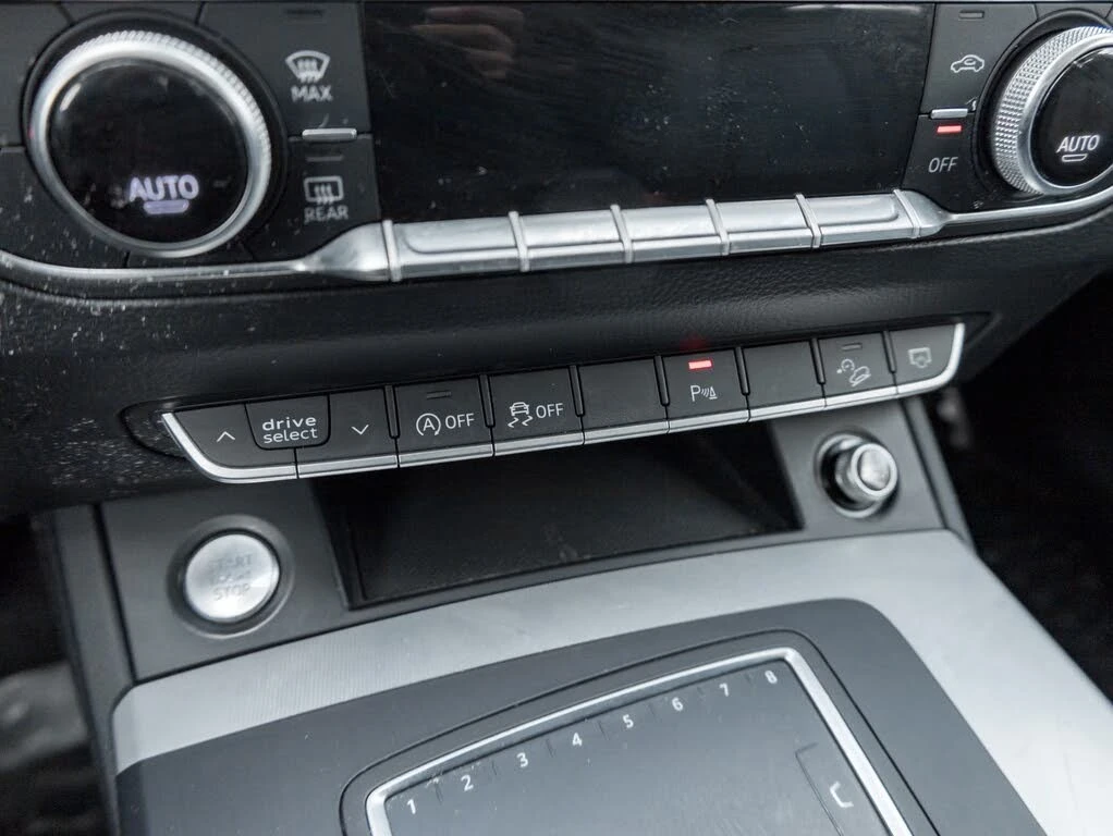 Audi Q5 ТОП ЦЕНА * HeadUp* АвтоКредит * (ЦЕНА ДО БГ), снимка 14 - Автомобили и джипове - 54161594