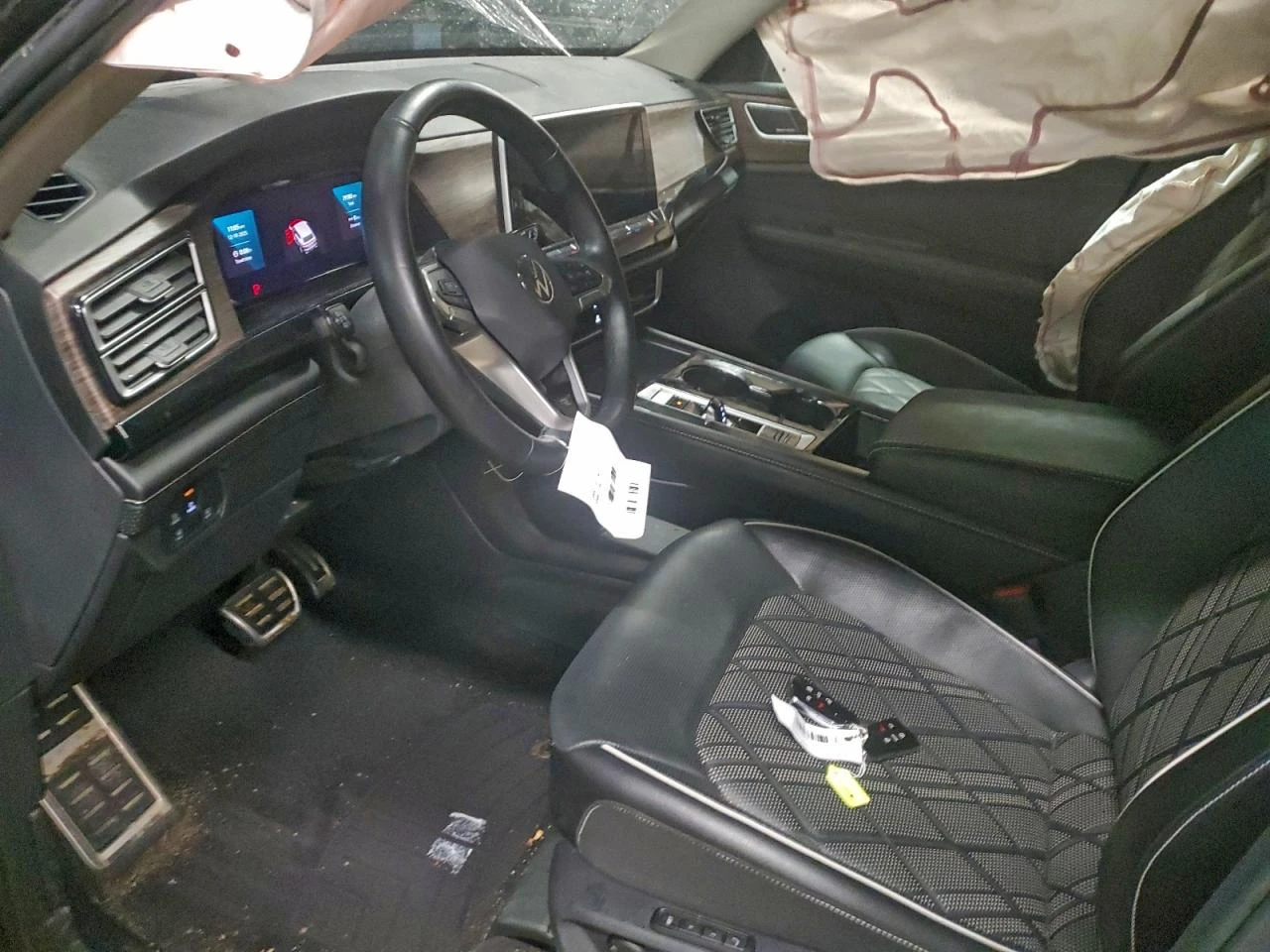 VW Atlas SEL Premium R-Line 4MOTION, снимка 7 - Автомобили и джипове - 54174194