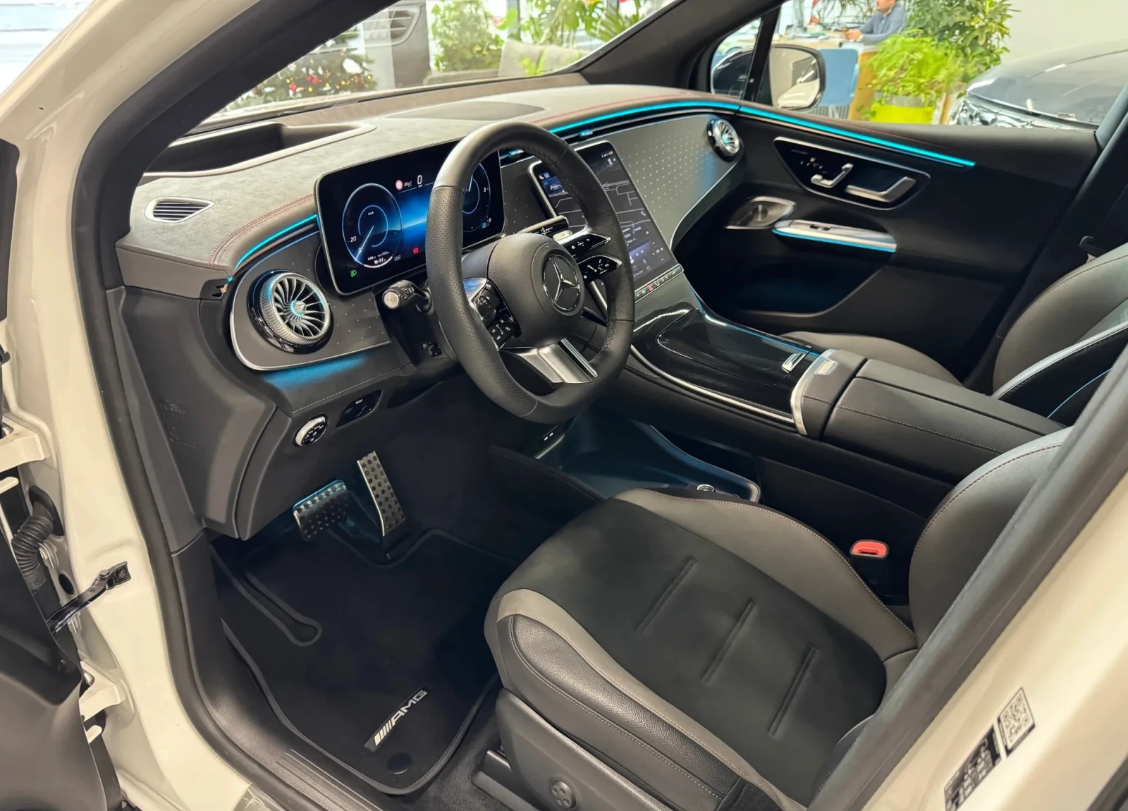 Mercedes-Benz EQE 350 4Matic AMG-Line, снимка 3 - Автомобили и джипове - 54778464