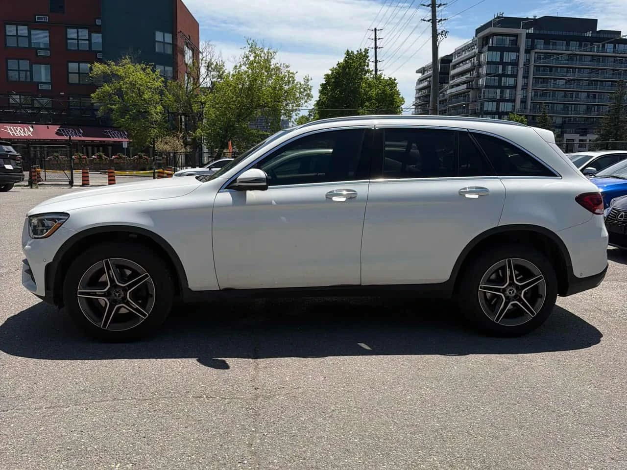 Mercedes-Benz GLC 300 4MATIC/360/ПАНОРАМА/ПОДГРЕВИ, снимка 3 - Автомобили и джипове - 54839314